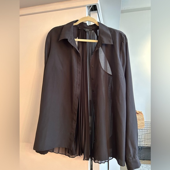 Guess Tops - GUESS - black button up with accordion back